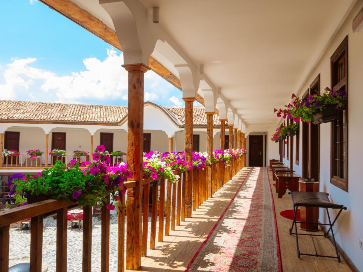 Hani I Pazarit Boutique Hotel Korce Esterno foto