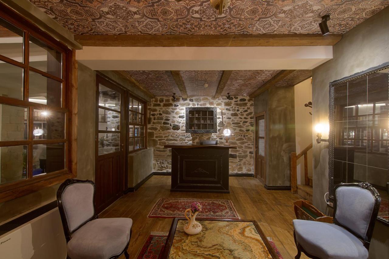 Hani I Pazarit Boutique Hotel Korce Esterno foto