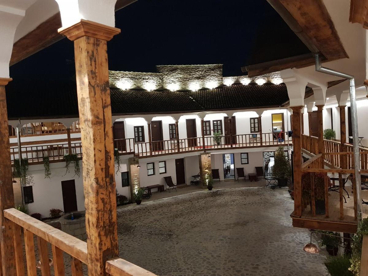 Hani I Pazarit Boutique Hotel Korce Esterno foto