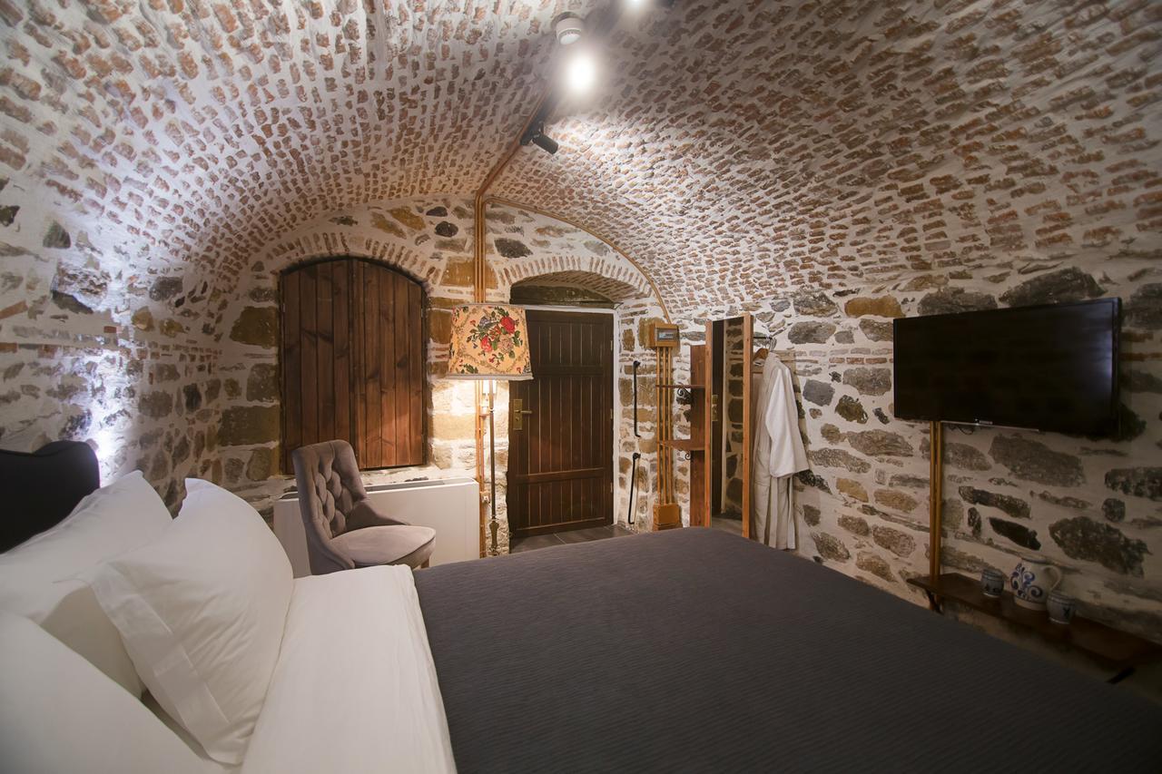 Hani I Pazarit Boutique Hotel Korce Esterno foto
