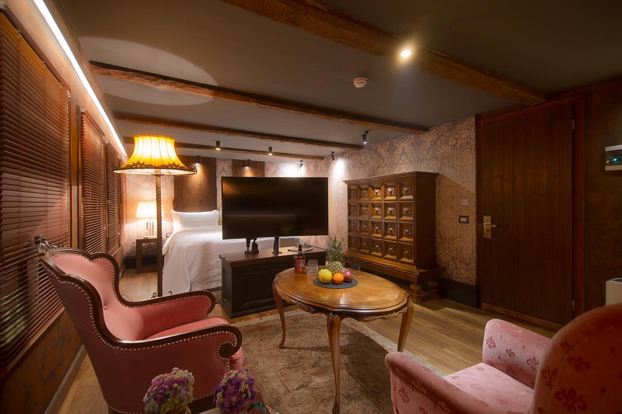 Hani I Pazarit Boutique Hotel Korce Esterno foto