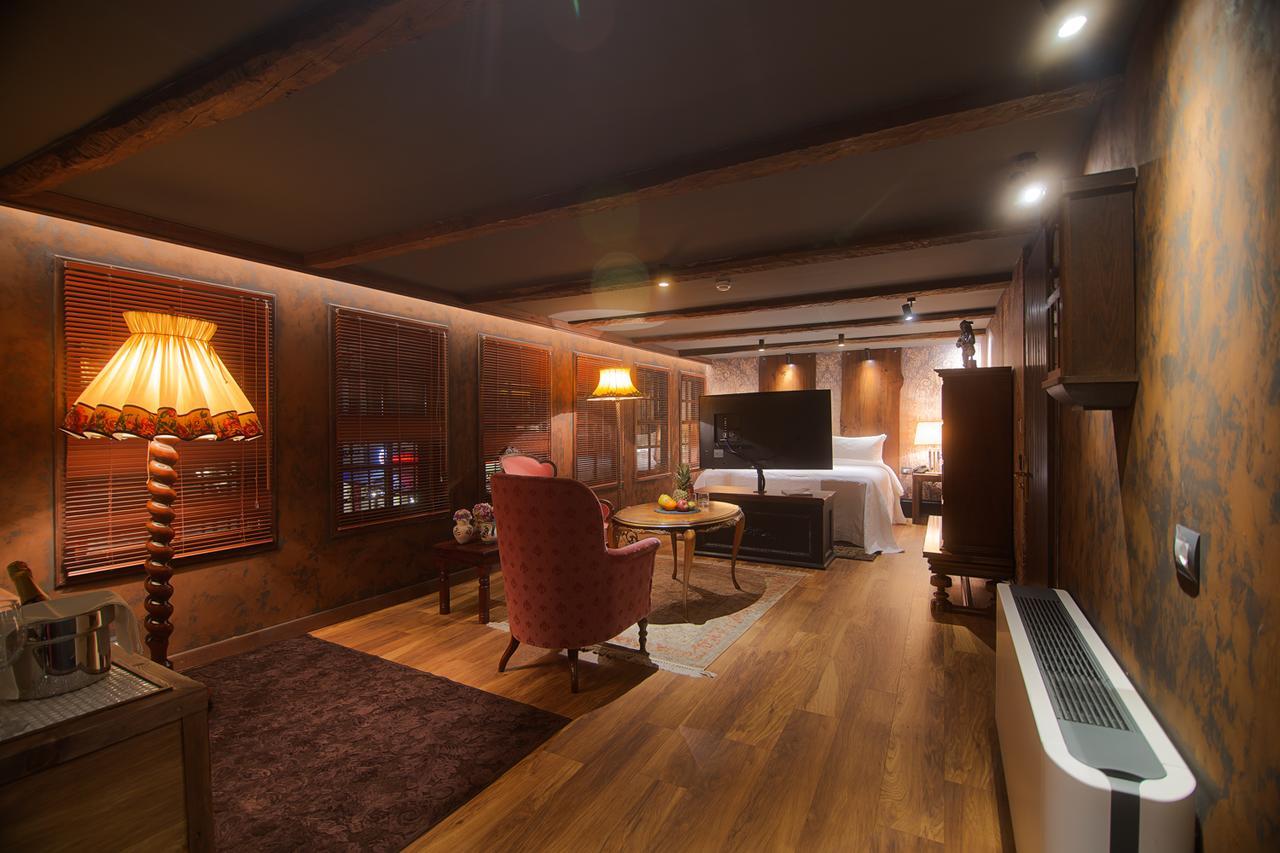 Hani I Pazarit Boutique Hotel Korce Esterno foto