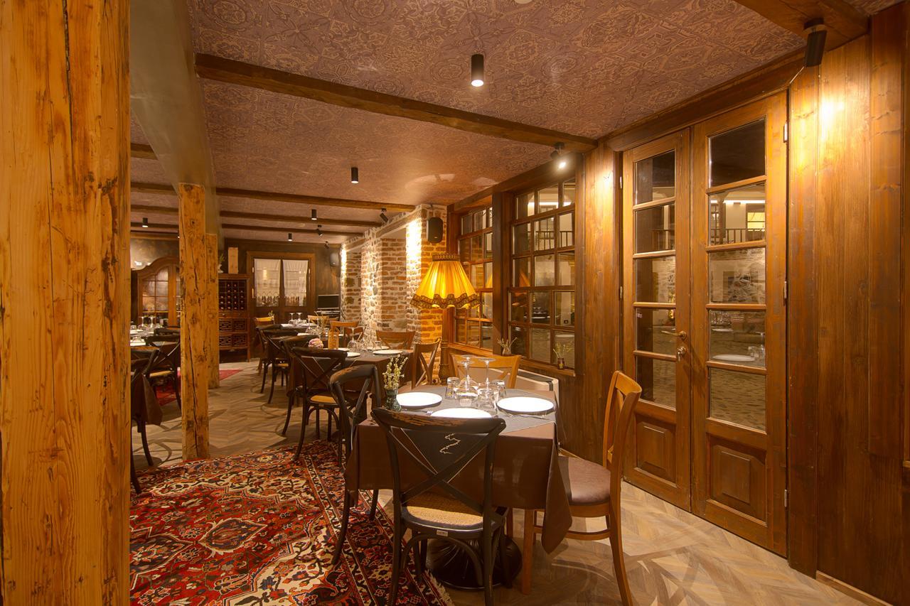Hani I Pazarit Boutique Hotel Korce Esterno foto