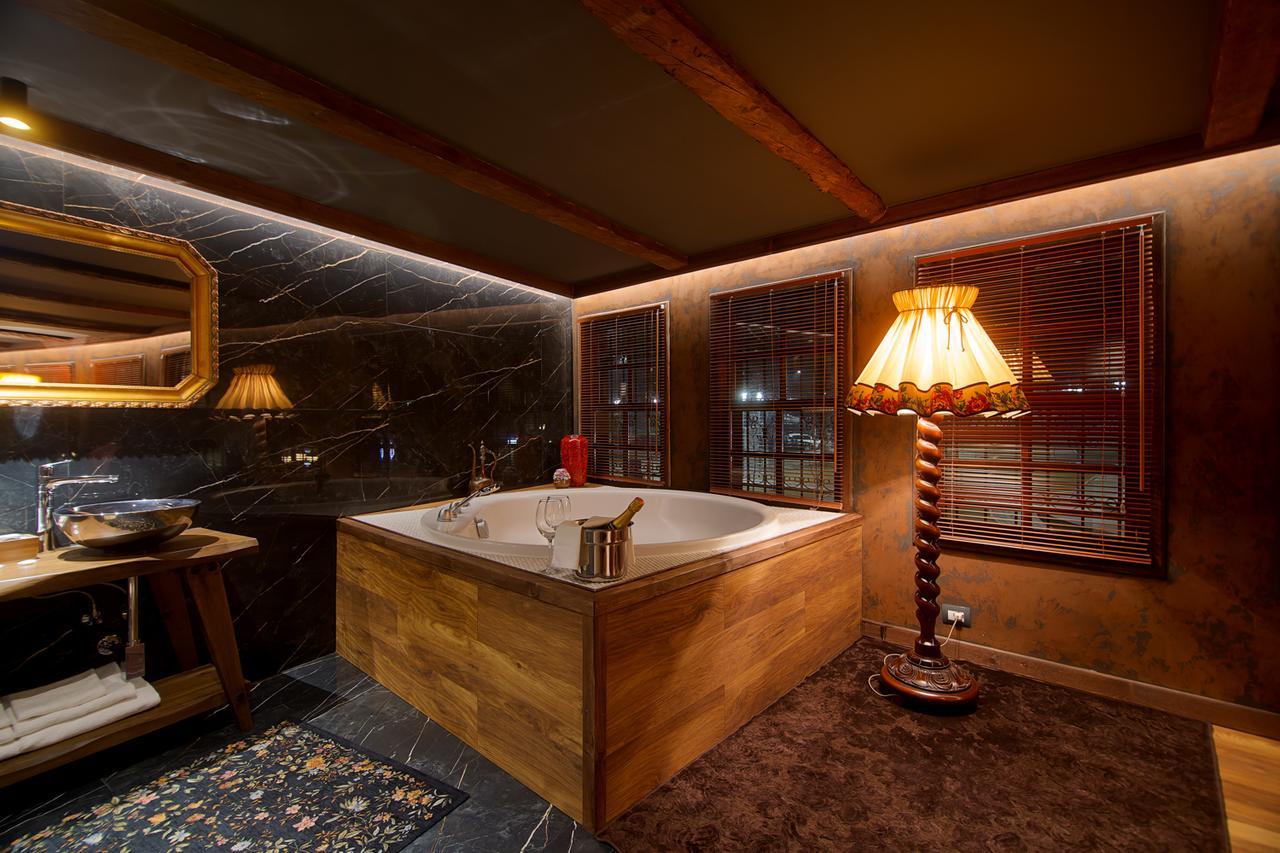 Hani I Pazarit Boutique Hotel Korce Esterno foto