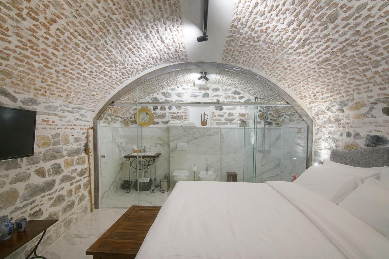 Hani I Pazarit Boutique Hotel Korce Esterno foto