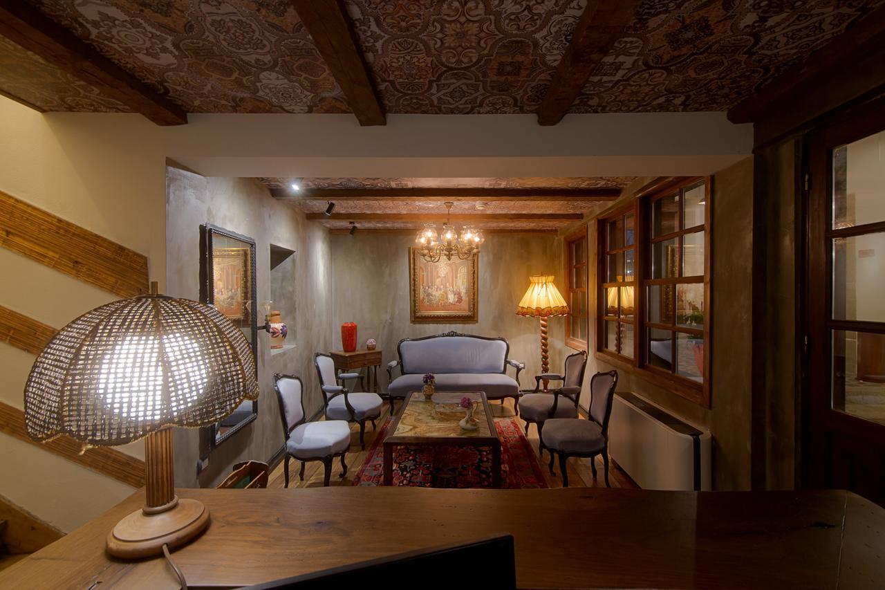 Hani I Pazarit Boutique Hotel Korce Esterno foto
