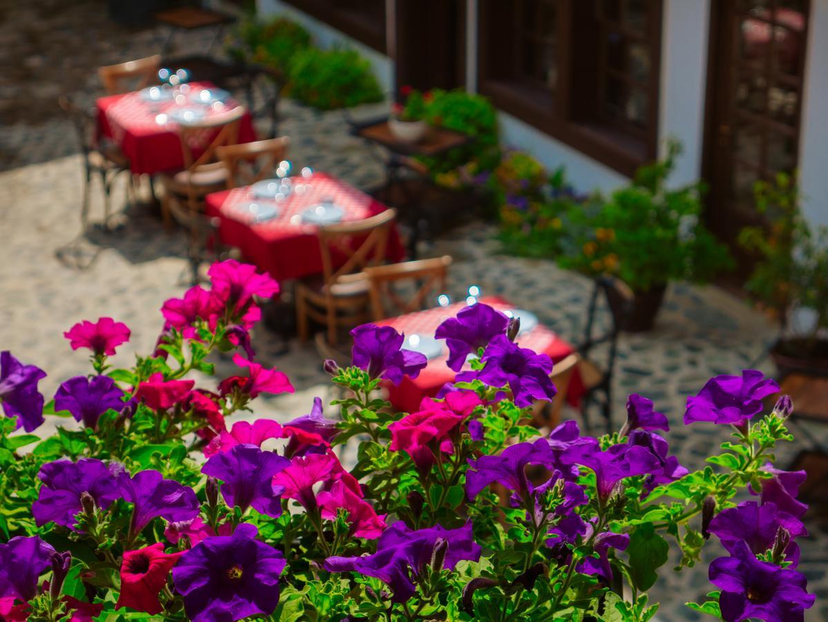 Hani I Pazarit Boutique Hotel Korce Esterno foto