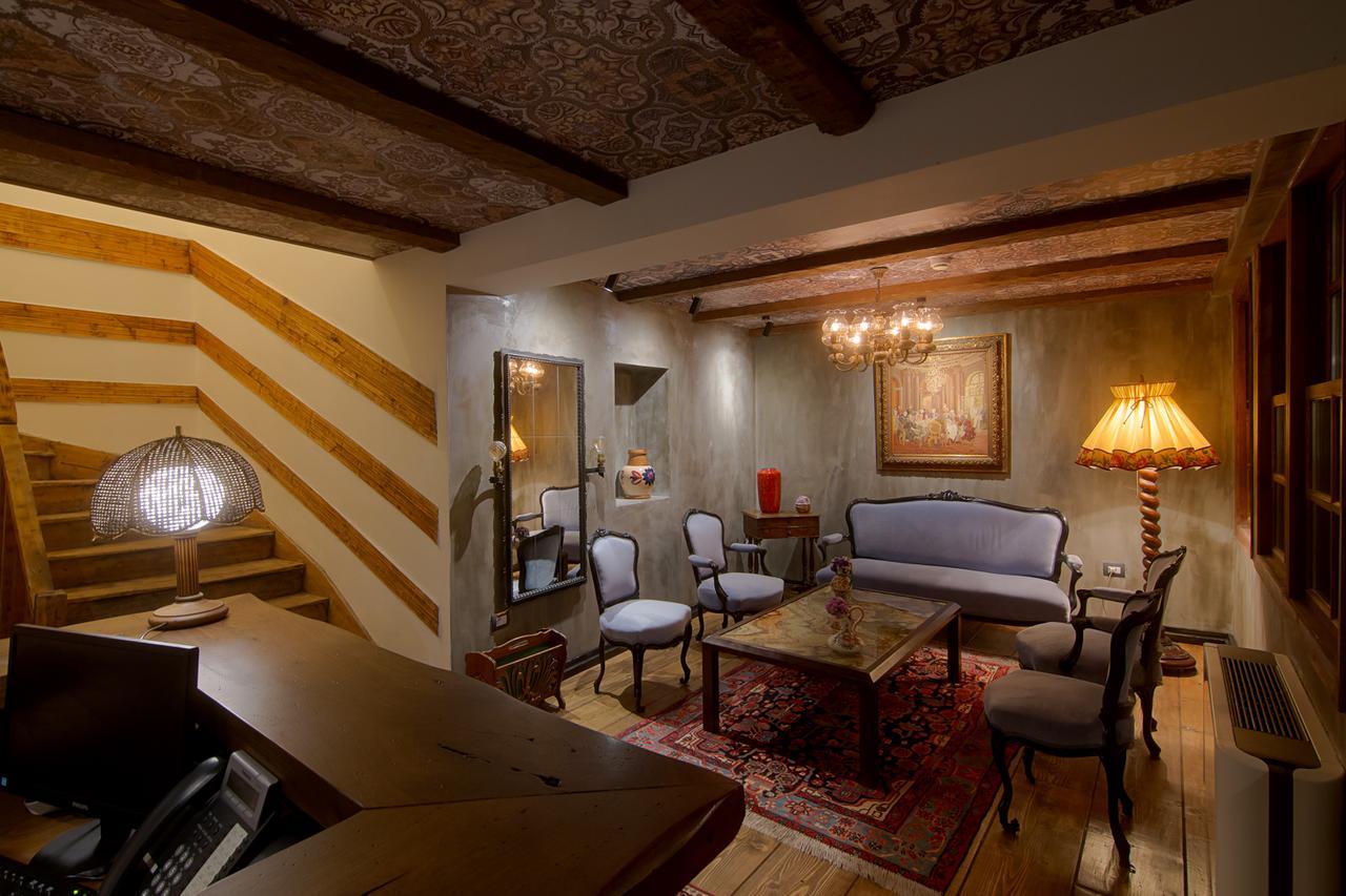 Hani I Pazarit Boutique Hotel Korce Esterno foto