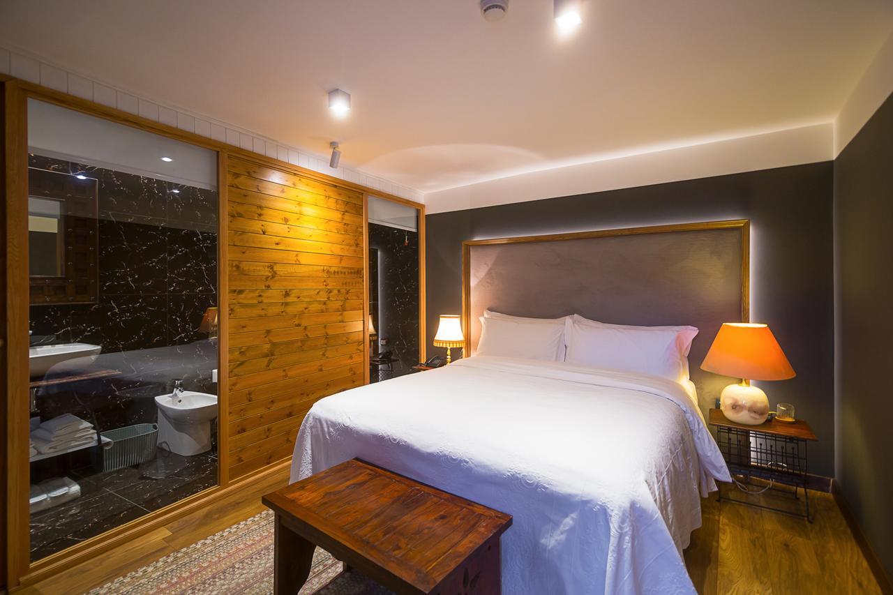 Hani I Pazarit Boutique Hotel Korce Esterno foto