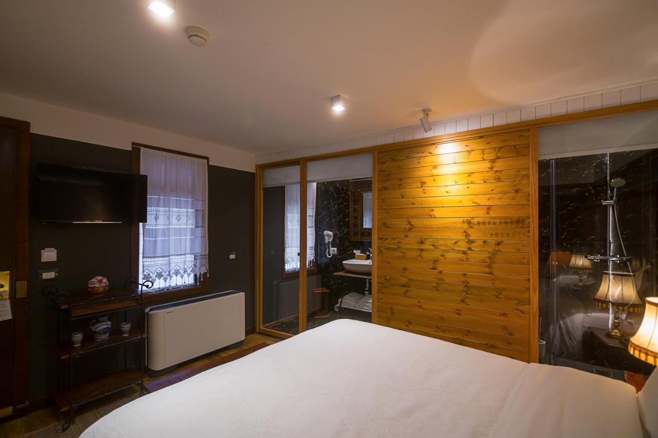 Hani I Pazarit Boutique Hotel Korce Esterno foto